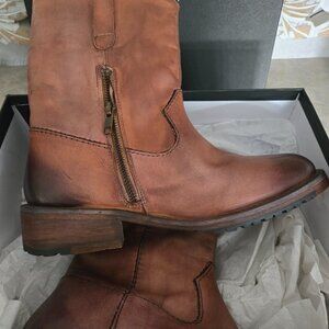 Vintage Foundry Tan leather boots